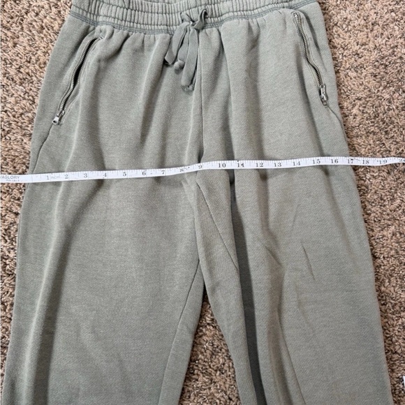 Aerie Women’s Size Small Jogger Sweatpants Sage Green Zipper Pockets Drawstring - Picture 6 of 6